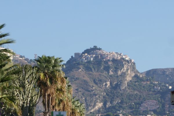 Taormina bezien vanuit Gardini Naxos